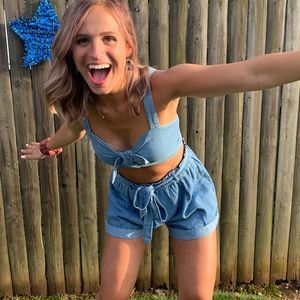 Meet your Posher, Marissa